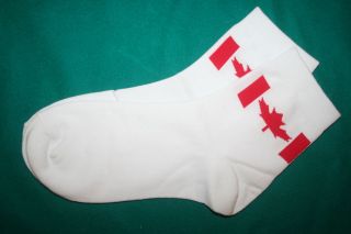 CANADA WHITE PAIR OF WOMENS AND MENS COUNTRY FLAG DRESS SOCKS NEW