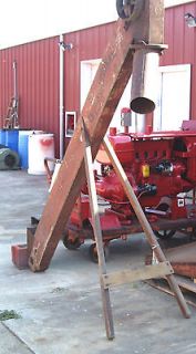 IHC, ELEVATOR FOR INTERNATIONAL FEED GRINDERS WITH A LOADING OR 