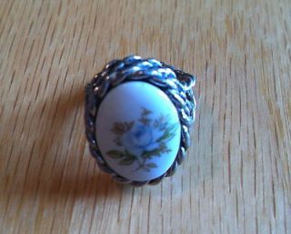 sarah coventry blue flower ring time left $ 9 99