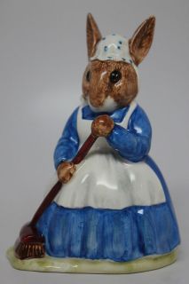 royal doulton mrs bunnykins figurine clean sweep db6 time left