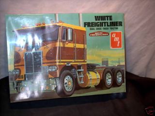 model semi tractor white freightliner time left $ 85 00
