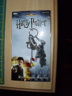 HARRY POTTER GRYFFINDOR KEYCHAIN & BAGCLIP NEW NRFP WELL MADE NOBLE 