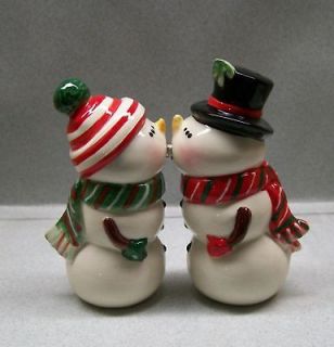 mr mrs snowman people kissing salt pepper shakers pt time
