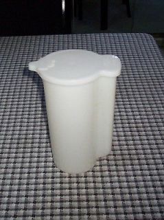 vintage tupperware pitcher in Contemporary (1970 Now)