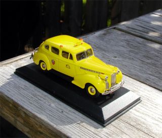  43 model of 1940 packard super 8 taxi created by rextoys many years