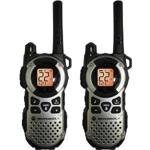Pair of Motorola 35 Mile 2 Way Radios w Charger Clip Weatherproof 