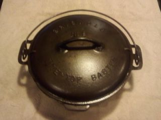VINTAGE GRISWOLD #8 CAST IRON TITE  TOP BASTER DUTCH OVEN W/COVER NICE 