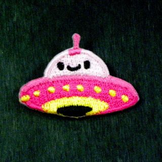 I0478 Pink Sweet UFO Alien Cartoon Iron on Patch 26 38mm Embroidered 
