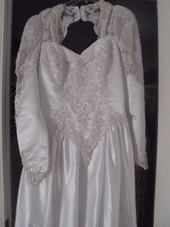 Alfred Angelo Long White Wedding Gown Size 14 W With Petticoat