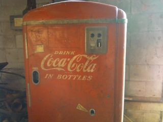 Vintage Coke Machine Vendorlator 242 Model