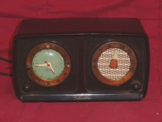 Vintage,Collectible,Silvertone,Tube Type,Tabletop,Clock, Radio, NO 