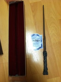 Harry Potter Wand w/Ollivanders Gift Box  Noble Collection MINT 