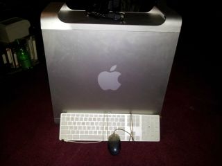 Apple Mac Pro Desktop   MA356LL/A (August, 2006)