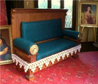 Handmade Artisan Tudor Hall Style Vintage Furniture Set: Divan and 
