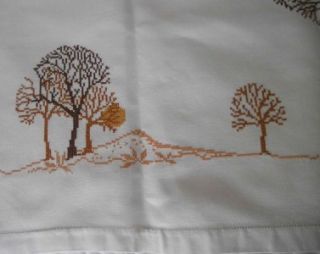   VINTAGE C1950S EMROIDERED LINEN TABLE CLOTH AUTUMN FALL COLOURS TREES
