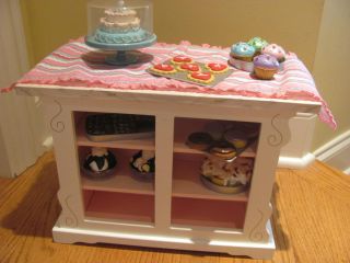 American Girl Sweet Treats Bakery and Accessories