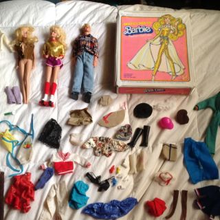 Barbie dolls 1968 ken tons of clothes & accessories in a 1980 barbie 