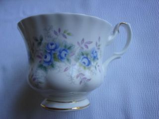 Offered is a selection of 4 Royal Albert orphan cups. Price shown is 