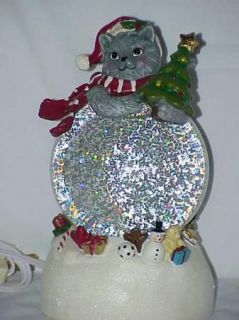 Christmas Cat Holding Tree Shimmering Water Globe Lighted Nightlight 7 