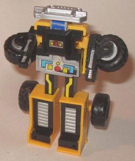 1985 Remco Zybots Transforming Wrecker Tow Truck Robot Figure