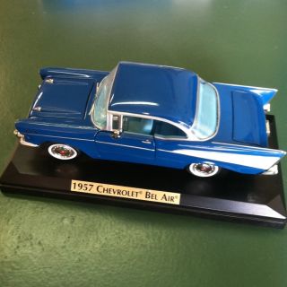 1957 Chevy Bel Air Hard Top 1 24 Scale Metal Diecast Blue Teal Mounted 