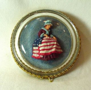 Vintage Betsy Ross Sewing Old Glory American Flag Paperweight    Very 