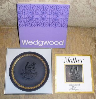   WEDGWOOD Black Basalt Plate Mother 1971 Gold Laurel Leaves MINT w Box
