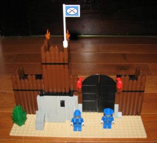 1996 Lego Set# 6769 Fort Legorado 668Pcs 10Figs 3Horses w/Instructions 
