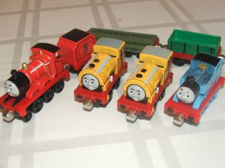 Thomas and Friends Engines Ben Bill Thomas and James with Extra Cars 