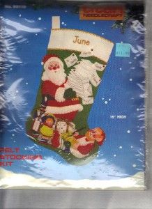 Christmas Santa Elfs with Chriistmas List  Felt Kit New