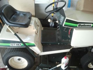 Working Bolens ST110 Limited Edition Riding Lawn Mower
