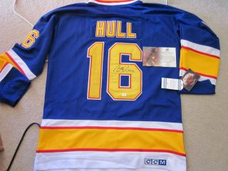 BRETT HULL SIGNED CCM ST. LOUIS BLUES JERSEY SIZE 50 WITH ALL TAGS JSA 