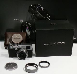 Fujifilm FinePix X100 12 3 MP Digital Camera Silver MINT KIT