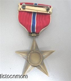 VINTAGE US WWII MILITARY BRONZE STAR MEDAL PIN RIBBON & CASE
