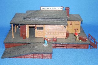 Vintage Revell Authentic Scale Buildings Lot Small Town Station Model 