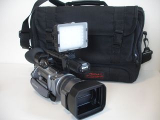    VX2100 Camcorder + LIGHT ATTACHMENT + PELICAN CAMCORDER BAG + REMOTE