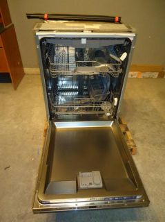   Series Fully Integrated Dishwasher SS SHX7ER55UC Good Condition
