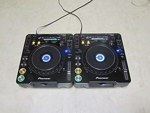 Pair of Pioneer CDJ 1000 MK3 MP3 CD Turntables