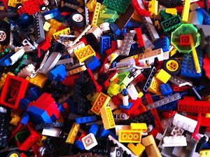 LEGO 300 PCS BULK LOT LARGE ASSORTMENT BRICKS PIECES CLEAN LEGOS FREE 
