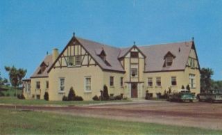 Vintage Divided Postcard of COMMUNITY MEMORIAL HOSPITAL, CHEBOYGAN 