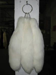 18 in Snow White Fox Tail KeyChain 1 Rabbit Foot Hang Purse Clothes 
