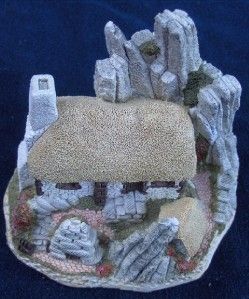 David Winter Cottages Crofters Cottage Mint COA Box  in
