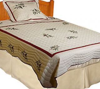 WilliamsburgHom Holly Boughs Twin Size Quilt and Sham Set —
