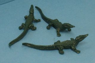 fun miniatures crocodiles 25 pieces dark green plastic set of 25 crocs