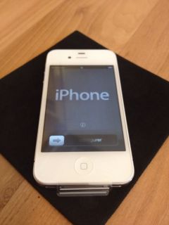 New Apple iPhone 4 8GB White (Verizon) Smartphone, Clean ESN, Apple