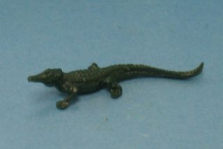 fun miniatures crocodiles 25 pieces dark green plastic set of 25 crocs