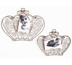 The Daniella Wire Wall Art is a set of 2 crowns. The large crown