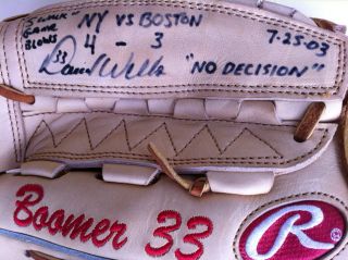 DAVID WELLS YANKEE vs RED SOX GAME USED AUTOGRAPHED GLOVE WITH STATS