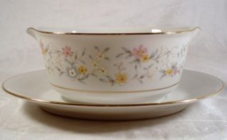 Noritake Delevan Gravy Boat with Attached Underplate