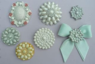 Silicone Brooch Mold by Karen Davies